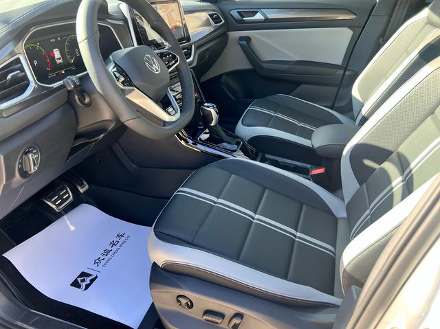 Volkswagen T-Roc R-line 2025 1.5TSI DSG