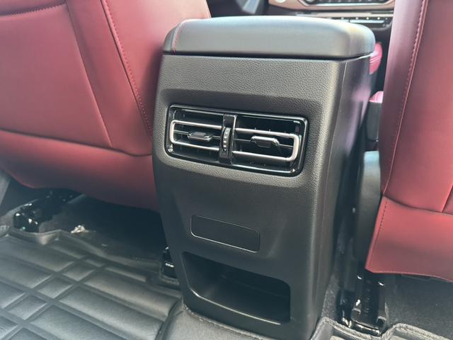 Jetour X70 FL 2024 1.5T DCT Beyond PRO+ 7 places