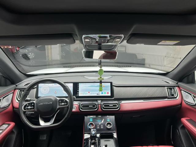 Jetour X70 PLUS 2024 1.5T 7DCT Édition Flagship 5 places Full Options