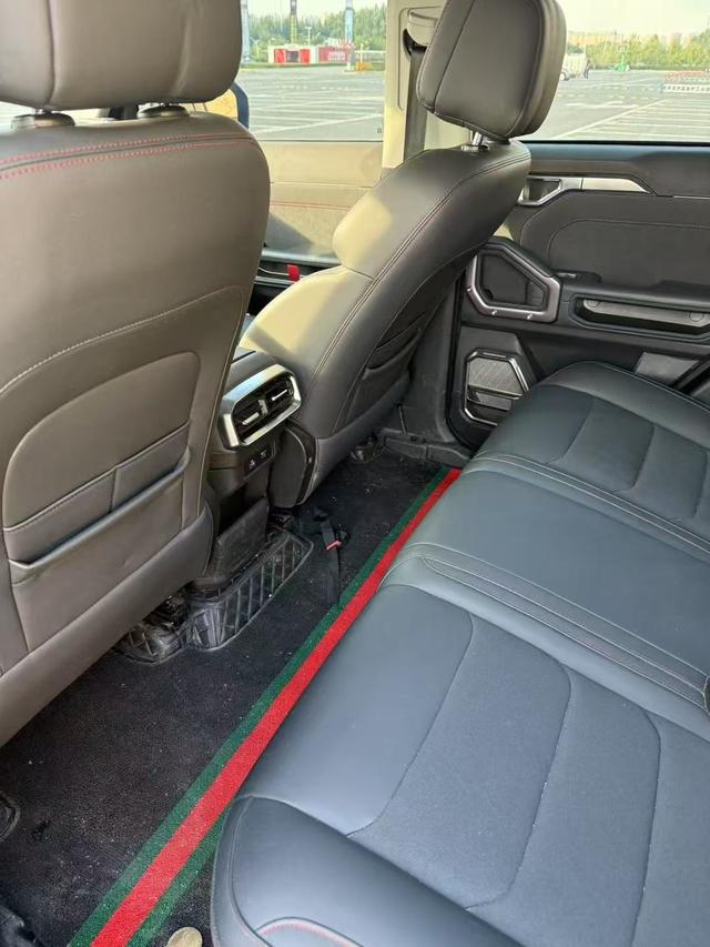 Jetour T2 2023 1.5TD 2WD Discovery PRO Avec Accesoires