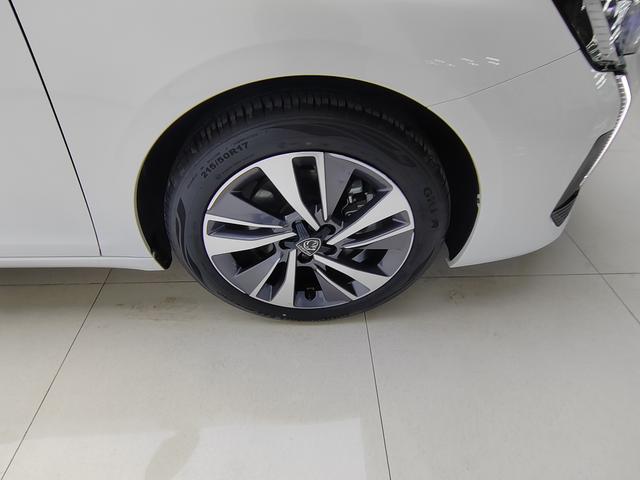 Peugeot 408 2025 1.6T Édition Chasing Light