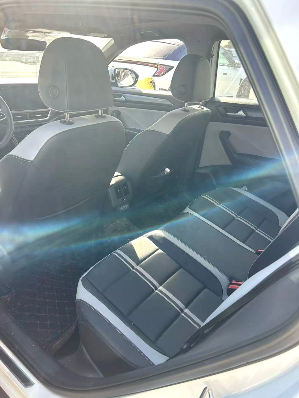 Volkswagen 2024 T-Roc 1.5TSI R-Line Avec Sono Starlight Edition Automatic