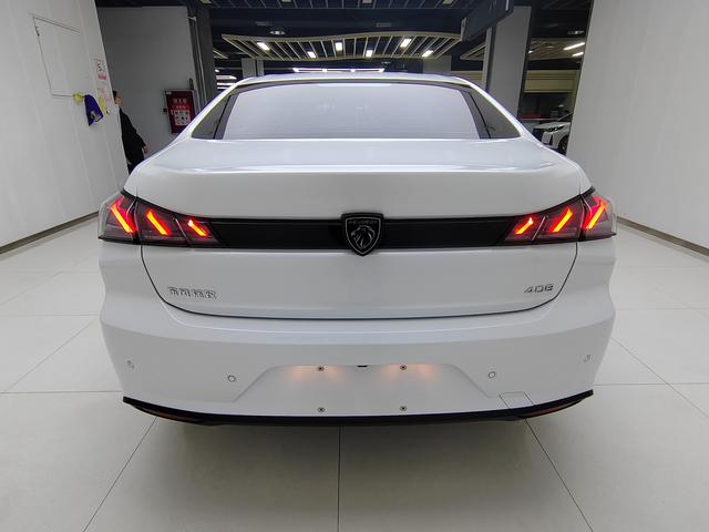 Peugeot 408 2025 1.6T Édition Chasing Light